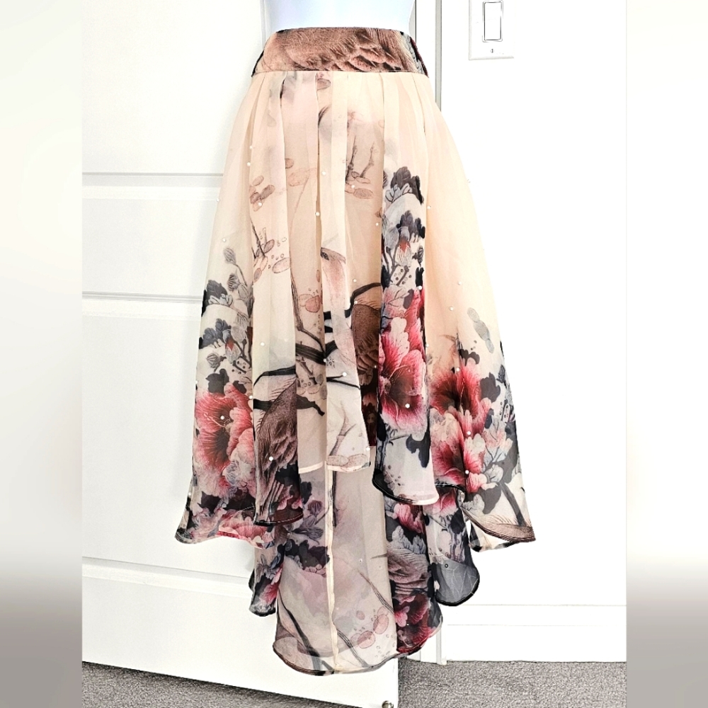 CHELSEA HIGH-LOW SKIRT